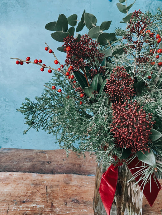 Winter Evergreens - Berries - Flùr